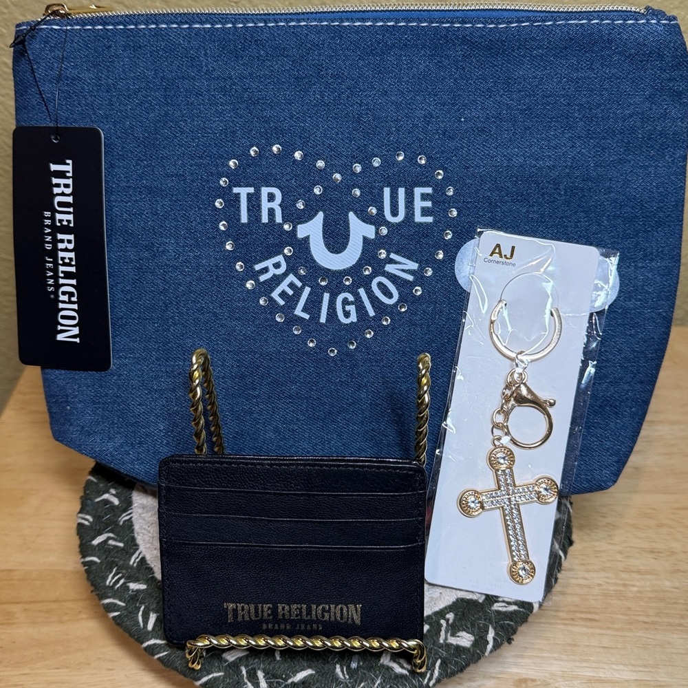 NWT True Religion cosmetic Bag with Cardholder & keychain